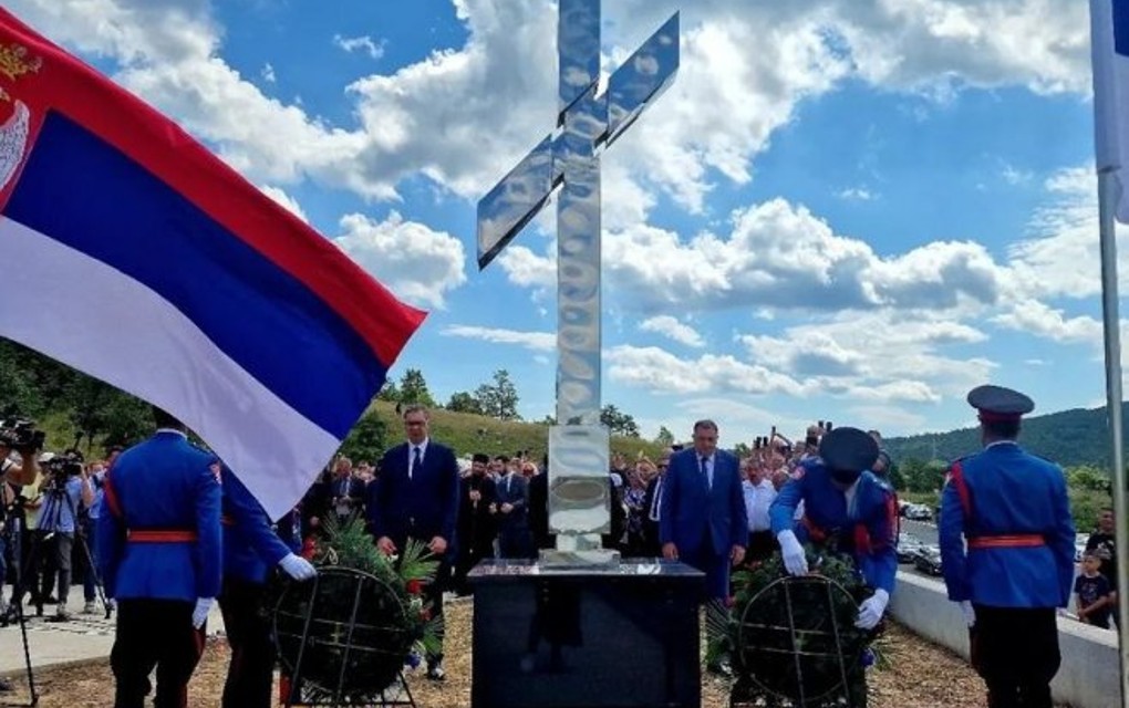 Dodik i Vučić položili vijence na Petrovačkoj cesti; Nećemo zaboraviti naše žrtve