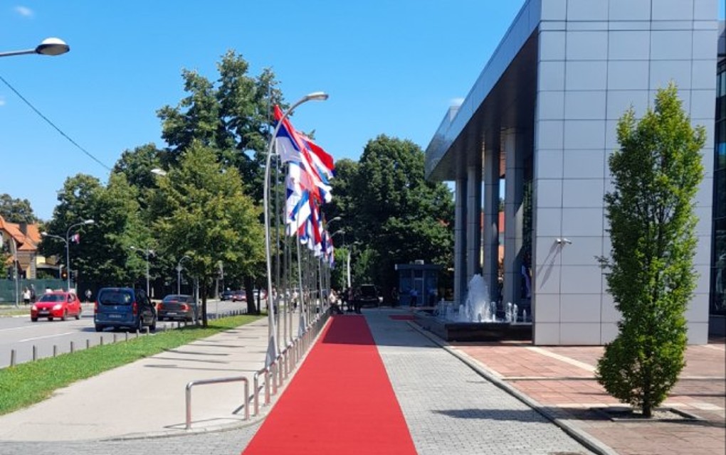 Sve spremno za dolazak Dodika i Vučića u Administrativni centar Vlade Srpske