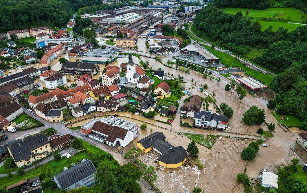 Najmanje troje mrtvih u nevremenu u Sloveniji, evakuišu se gradovi