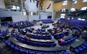 Pogledajte koliko su zaradili poslanici Bundestaga