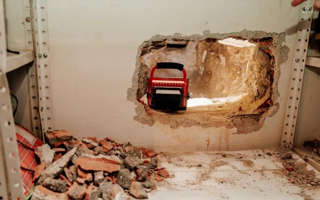 Ko je mafijašima ustupio plan grada: Provalnici deopoa u sudu u Podgorici kopali tunel po jasno utvrđenim kotama