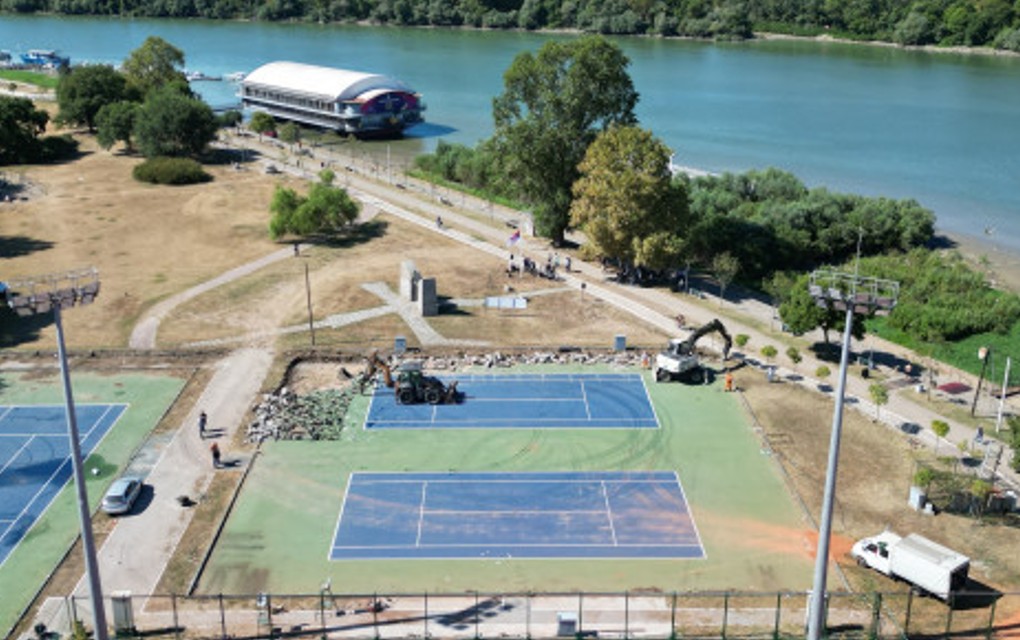 Bageri ruše teniske terene na Dorćolu koji su pripadali Đokoviću