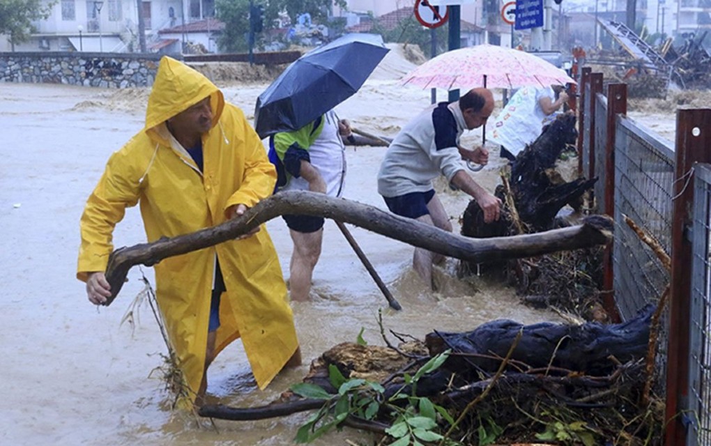 Potop u Atini: Ulice kao rijeke, zatvoreni dijelovi auto-puta