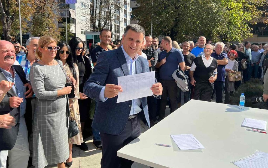 10.000 potpisa građana: Peticiju za opoziv Stanivukovića potpisuju i članovi PDP-a