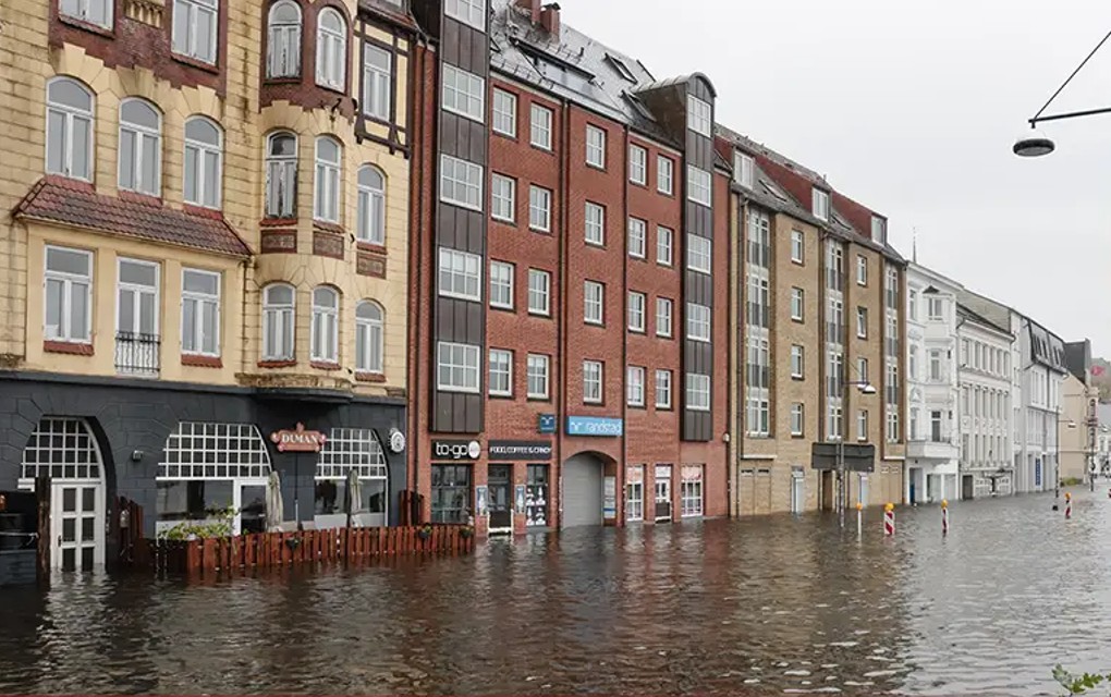 Zastrašujuća oluja pustoši Еvropom: Do sada četvoro mrtvih