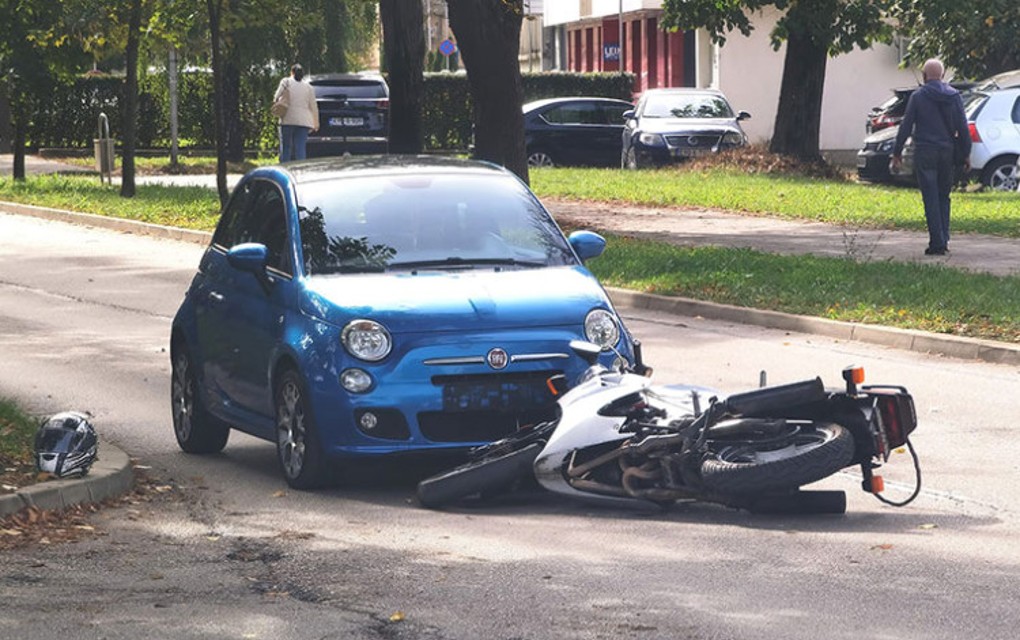 Nova nesreća u Banjaluci, sudar Fiata i motocikla!