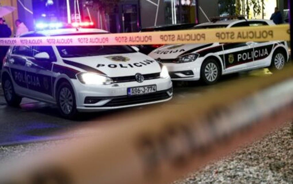 Voz naletio na auto u Sarajevu, poginule dvije osobe