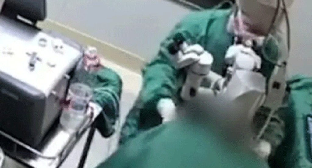 Hirurg pretukao ženu tokom operacije