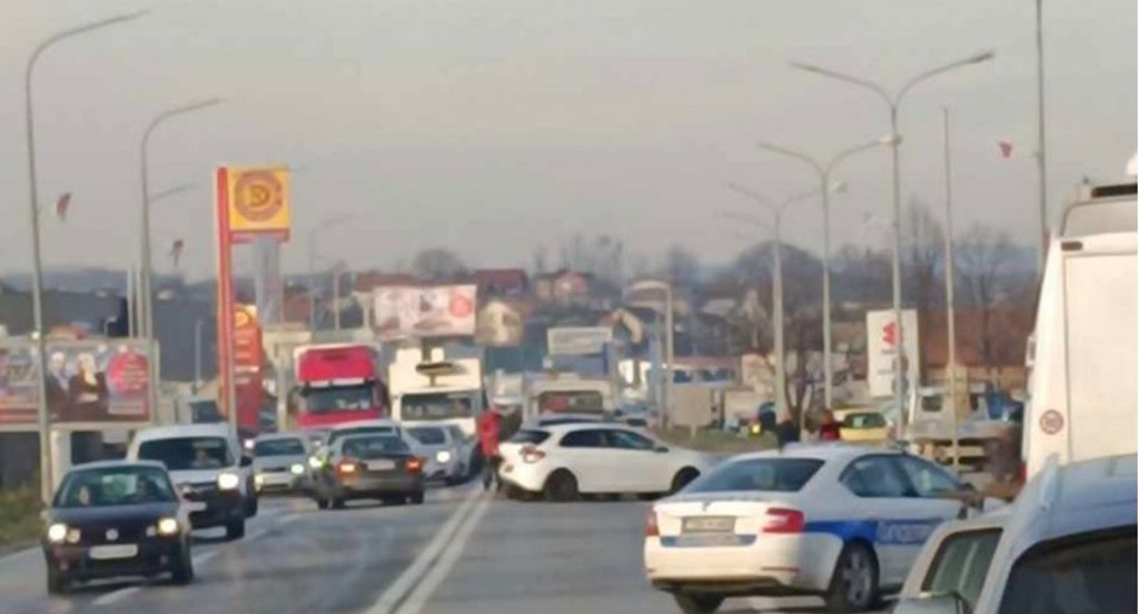 Zaustavljen saobraćaj kod prijedorske petlje: Sudar na brzoj cesti Banjaluka – Laktaši