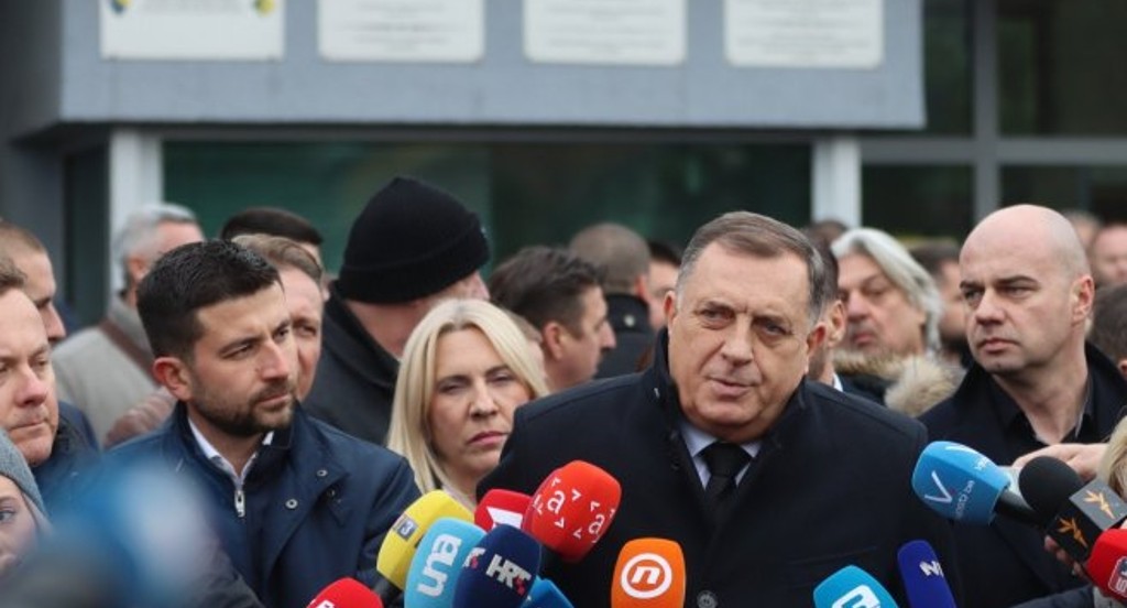 Neviđena hajka na Dodika: Ko od opozicionih lidera “kuje plan” sa američkim ambasadorom Marfijem?