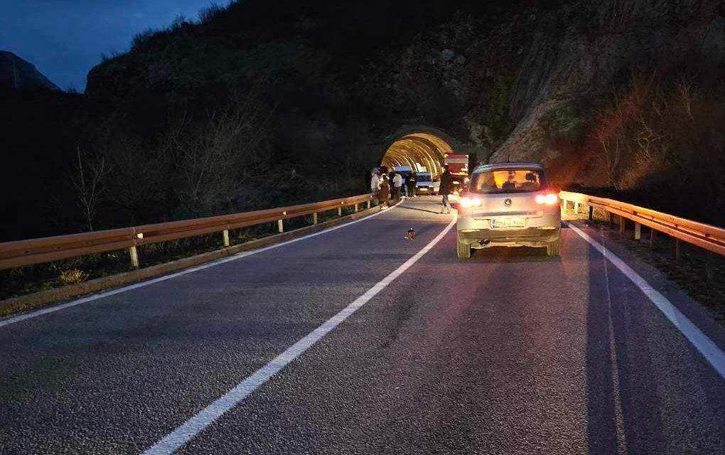 Teška nesreća na putu Jablanica-Mostar: Poginula jedna osoba, saobraćaj potpuno obustavljen