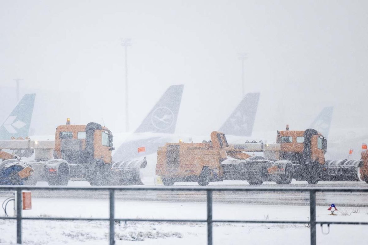 Snježni kolaps u Njemačkoj: Otkazani letovi, blokirani putevi