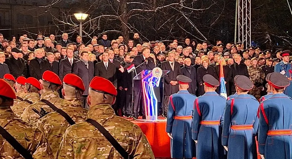 Dodik: Srpski narod ima pravo da na ovaj način slavi svoj dan