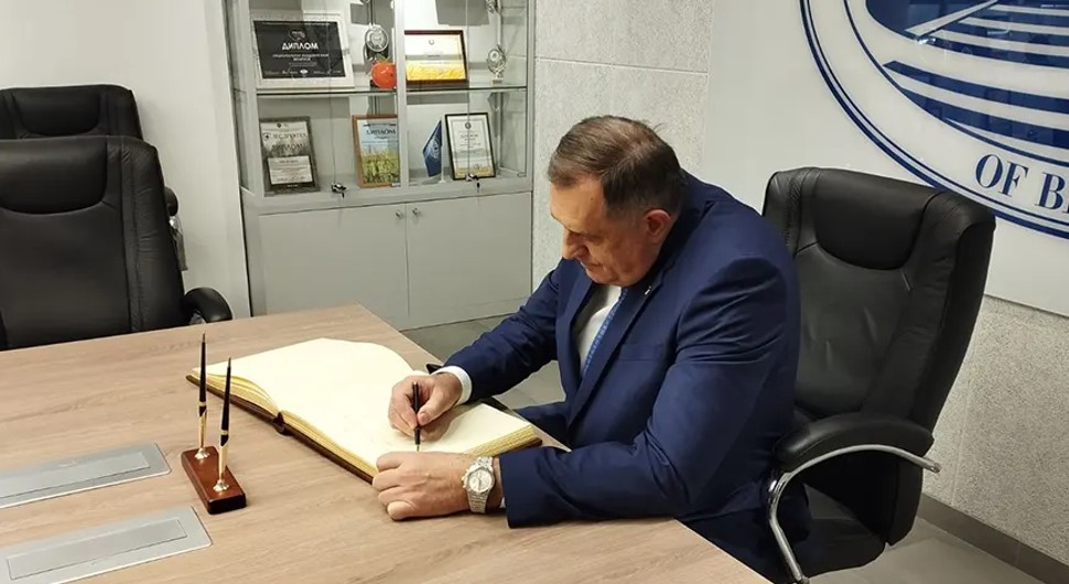 Dodik: Posebna čast i zadovoljstvo da posjetim Akademiju