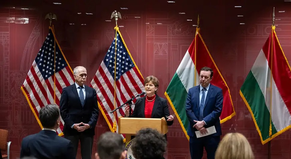 Šamar Vašingtonu: Mađari odbili da prime američke senatore!