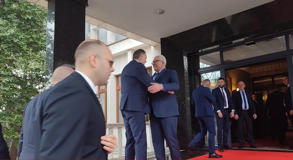 Mandić dočekao Dodika: Raduje se Crna Gora u koju si došao