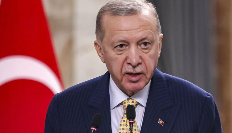 Snimak Erdogana kako se češlja postao hit na društvenim mrežama