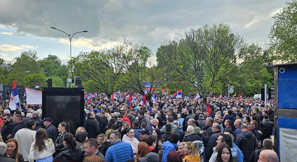Više od 50.000 ljudi na mitingu „Srpska te zove“