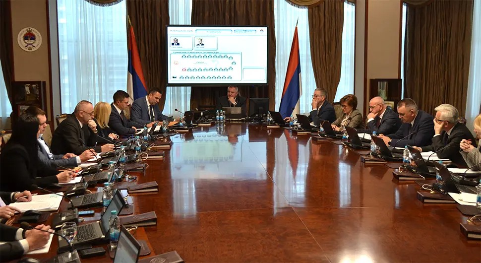 Vlada pozvala sve članove organa za provođenje izbora iz Srpske da podnesu ostavke
