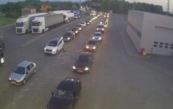 Kilometarske kolone vozila na granici sa Hrvatskom