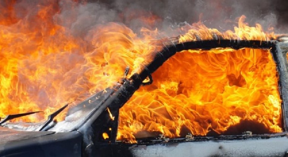 Strava na putevima BiH: Auto potpuno izgorio, vozač bio u njemu u trenutku izbijanja vatre