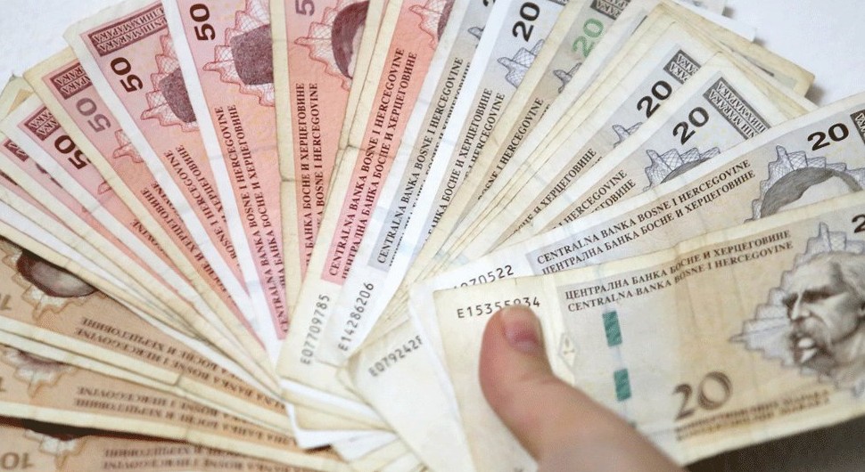 Petorka oštetila domaću banku za 3,5 miliona maraka
