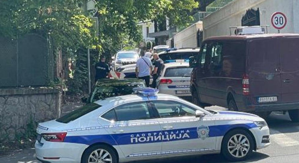 Pripadnik Žandarmerije ranjen u Beogradu, napadač likvidiran
