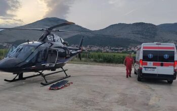 beba helikopterom prevezena iz Banjaluke u Beograd