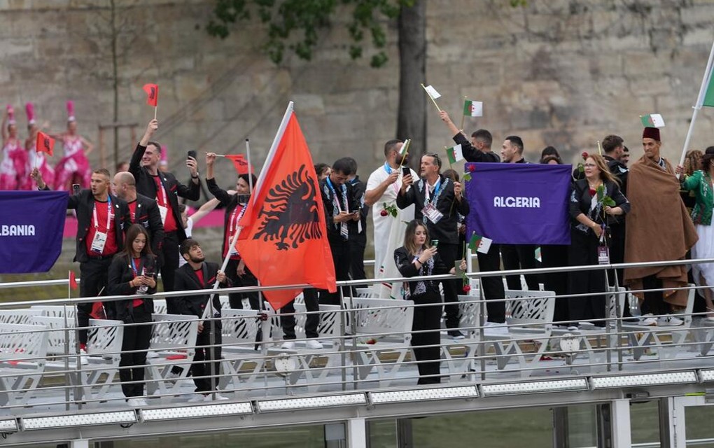 ALBANCI SE PROPISNO OBRUKALI NA OTVARANJU OLIMPIJSKIH IGARA! Izbio skandal zbog „LAŽNE ZASTAVE“