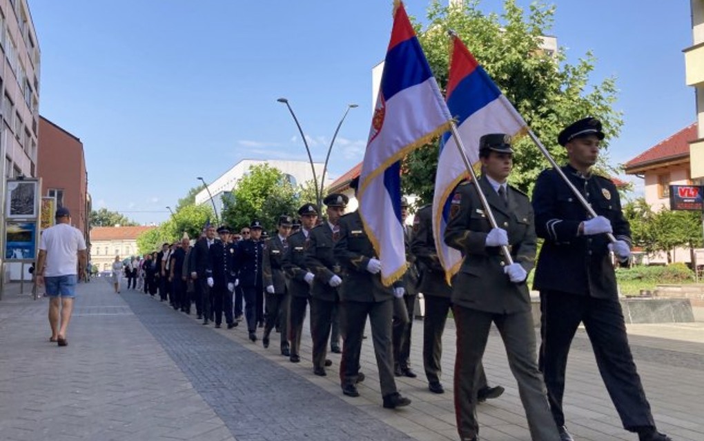 KONAČNO! Svečani defile Vojske Srbije kroz Prijedor