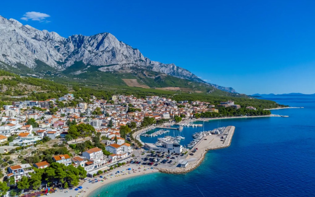 U Baškoj Vodi u ponoć izmjereno ekstremnih 35 stepeni Celzijusa