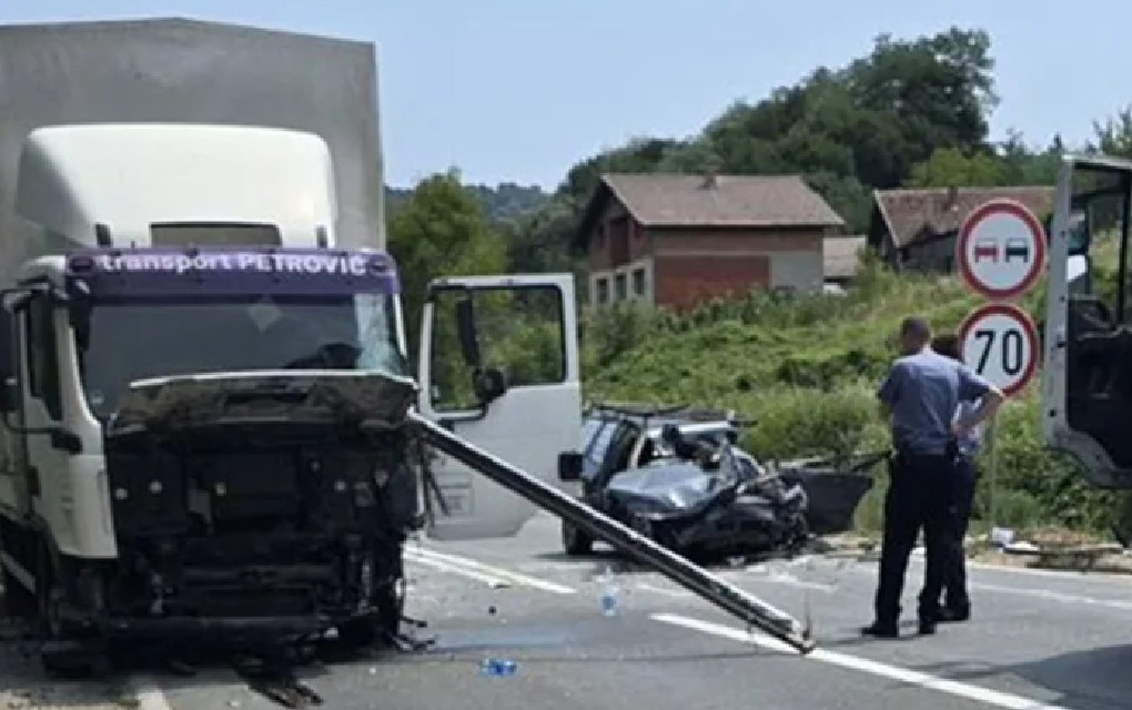 Banjalučaninu se bore za život nakon teške nezgode kod Maglaja