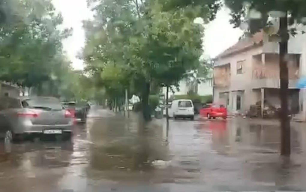 Kiša potopila ulice grada u BiH