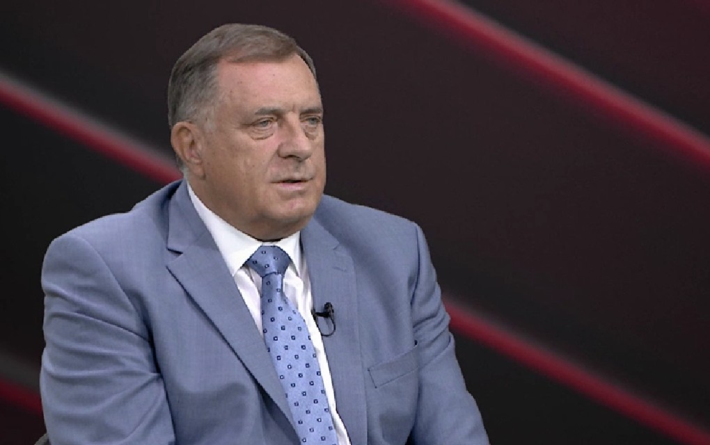 Dodik: Američki izviđački avion možda snima prirodna bogatstva, ali to neće dobiti