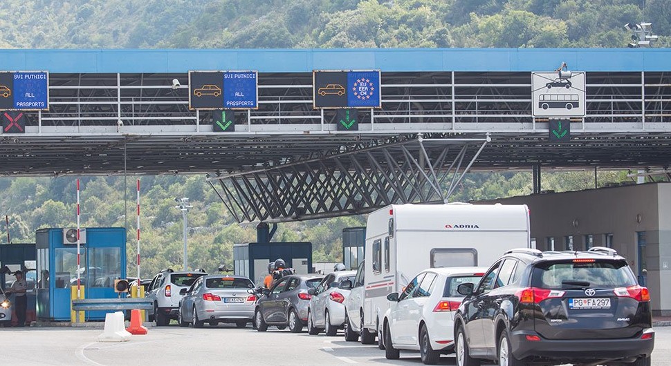 Otac i sin brutalno pretučeni na hrvatskoj granici, obilazili kolonu ali ne da bi prešli granicu