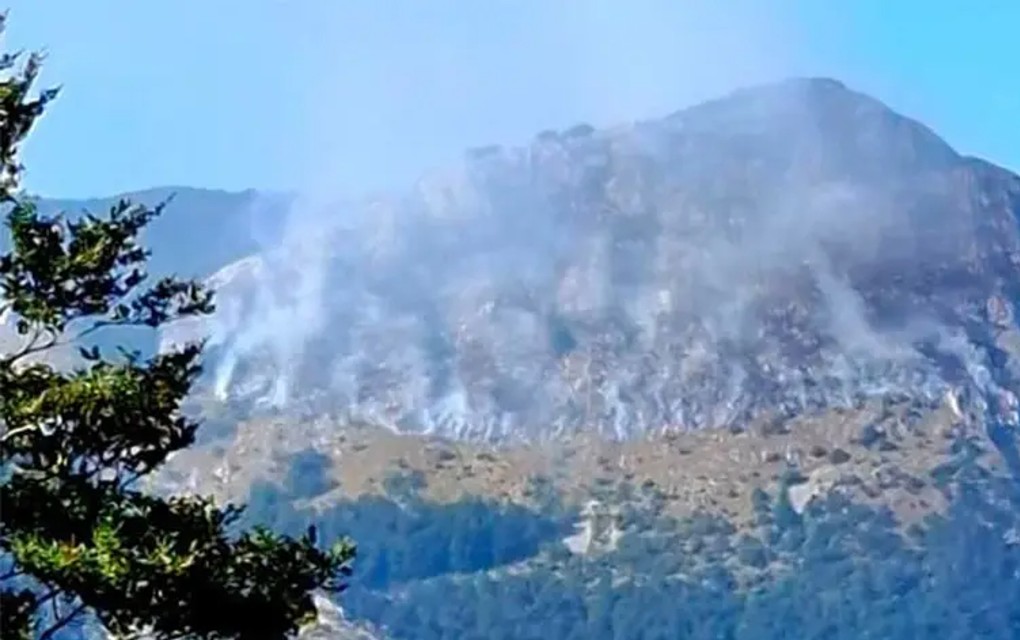 Požar na Zelengori, angažovan helikopter