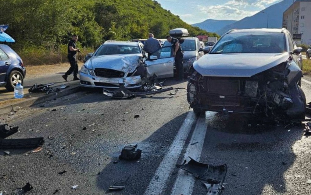 Udes kod u Mostara: Sudarila se tri vozila, više povrijeđenih