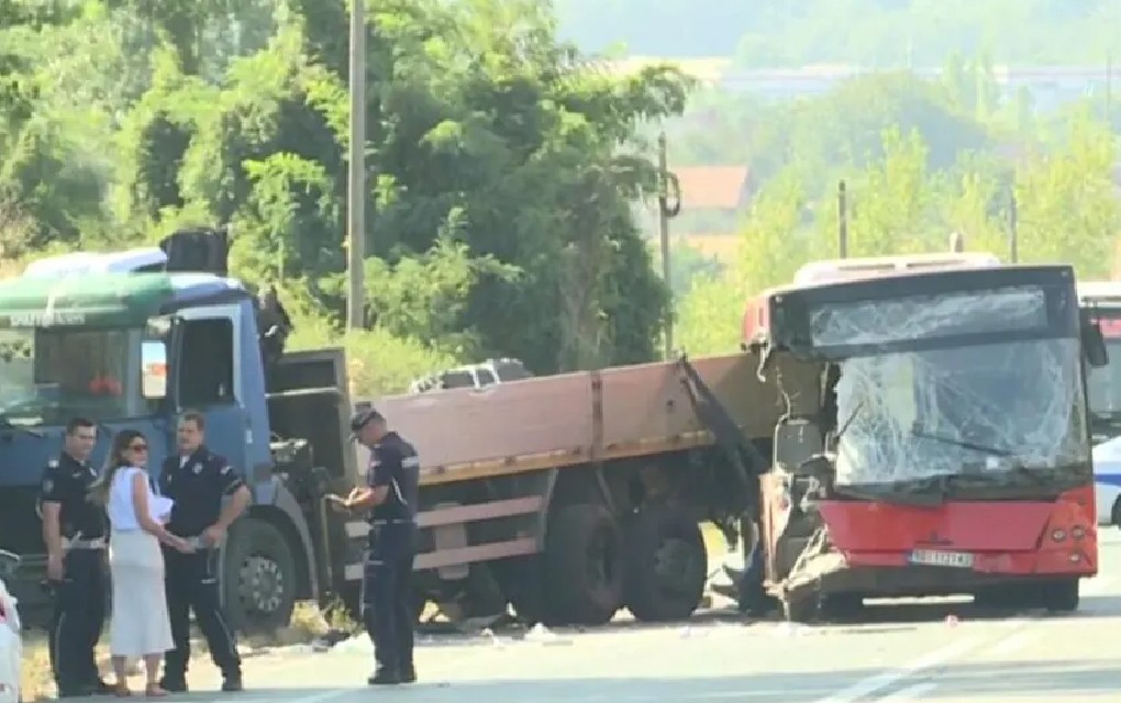 Vozač kamiona ispričao šta se desilo sekund prije udesa sa autobusom