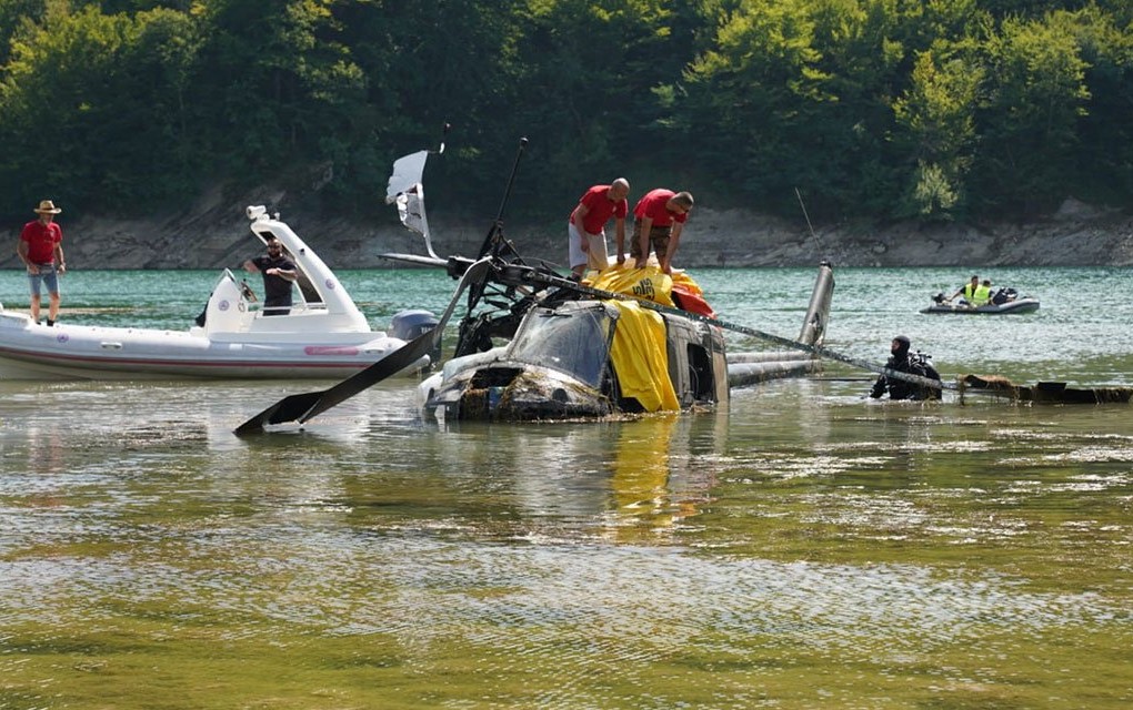 Izvučen helikopter Oružanih snaga BiH iz Jablaničkog jezera