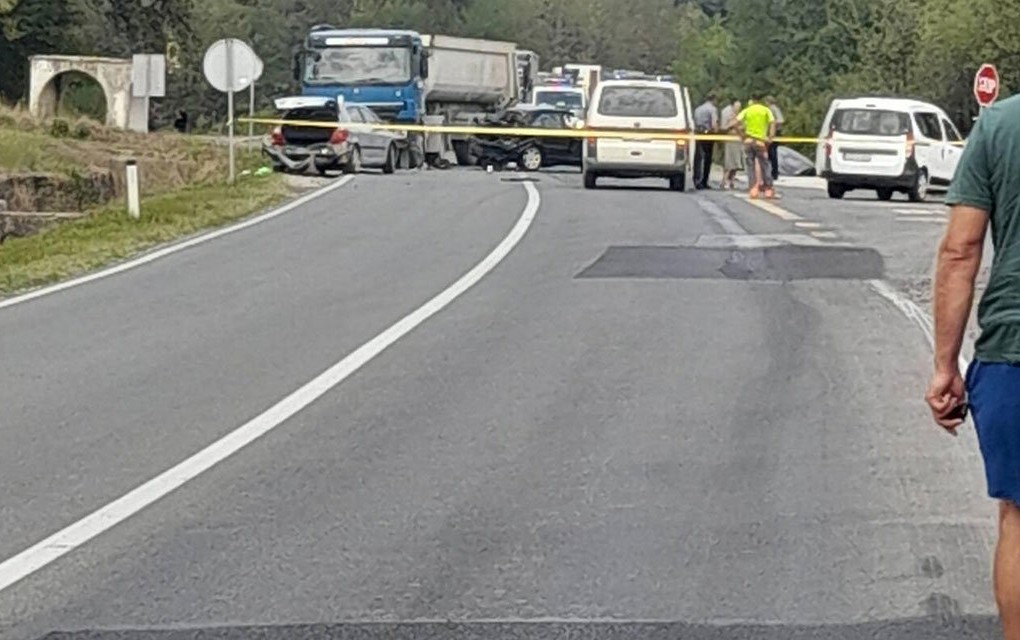 Sudarila se četiri vozila kod Žepča, povrijeđeno sedam osoba