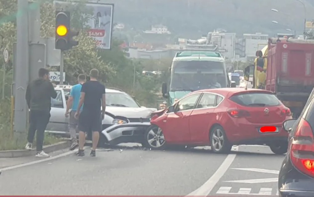 Sudar kod Prijedorske petlje, stvaraju se velike gužve