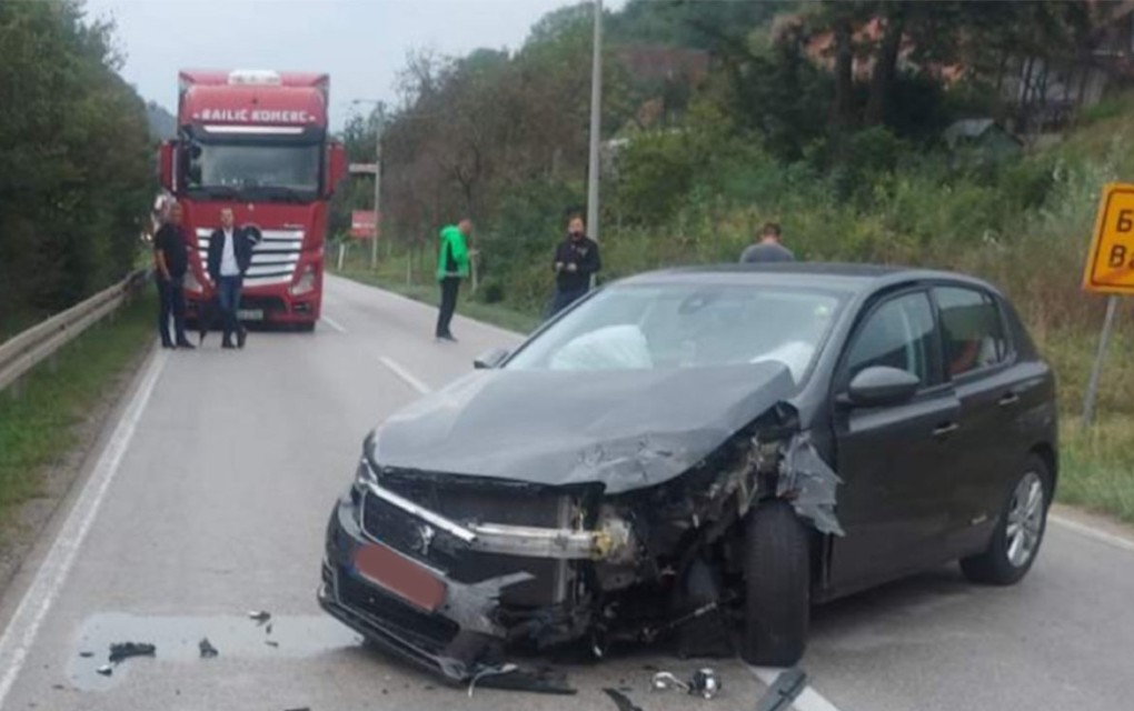 Tri osobe povrijeđene u saobraćajnoj nezgodi u Karanovcu