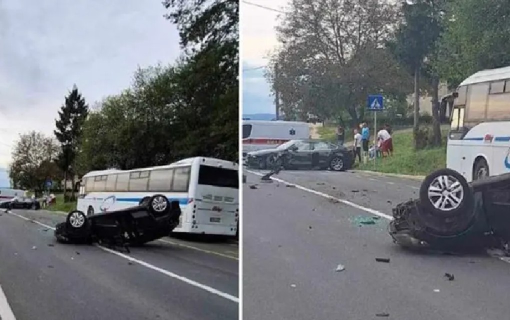 Nezgoda na putu Tuzla – Doboj: Dijelovi auta rasuti po cesti, jedno vozilo završilo na krovu