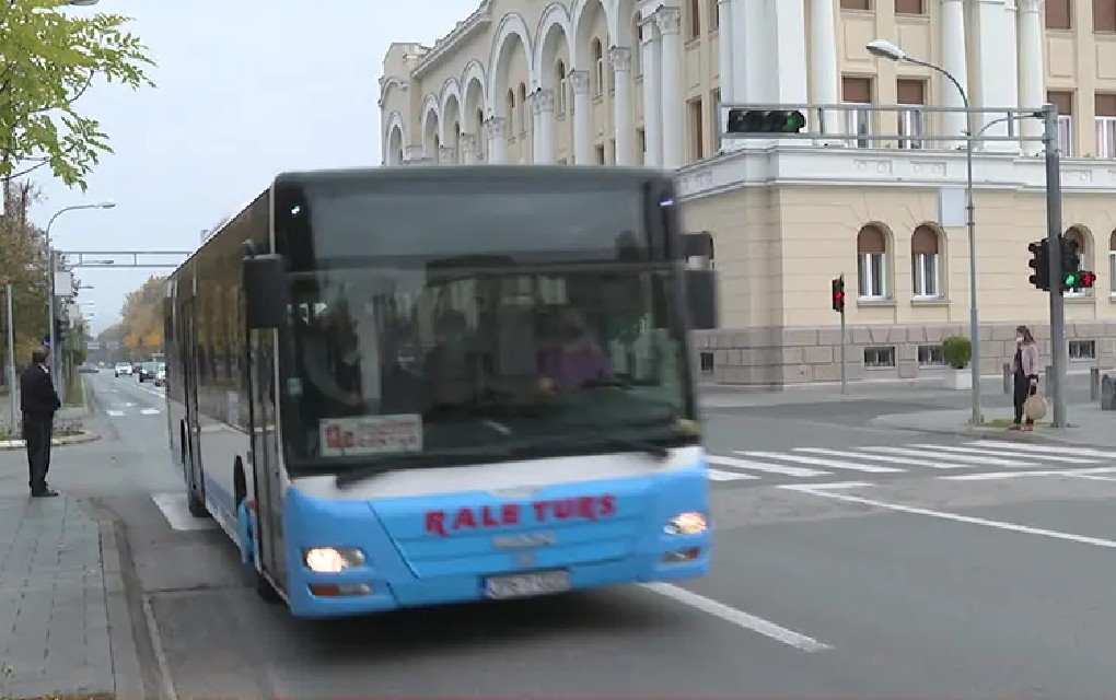 Banjalučki penzioneri ostali bez besplatnog prevoza: Zbog dugovanja grada od 1. oktobra plaćaju karte