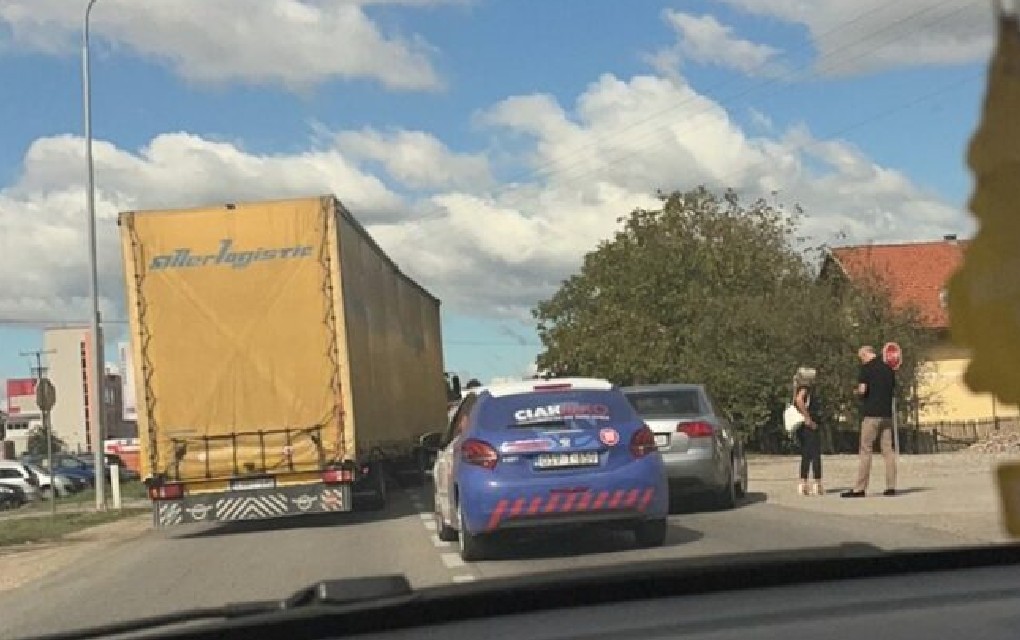 Učestvovala tri automobila: Lančani sudar kod Prijedorske petlje