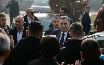 Predsjednik Dodik zatražio da dokazi i dokumenti budu dostavljeni na srpskom jeziku i ćirilici