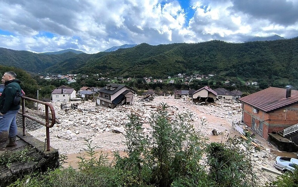 Sumnja se da je broj poginulih u poplavama i odronima u Jablanici veći od 10