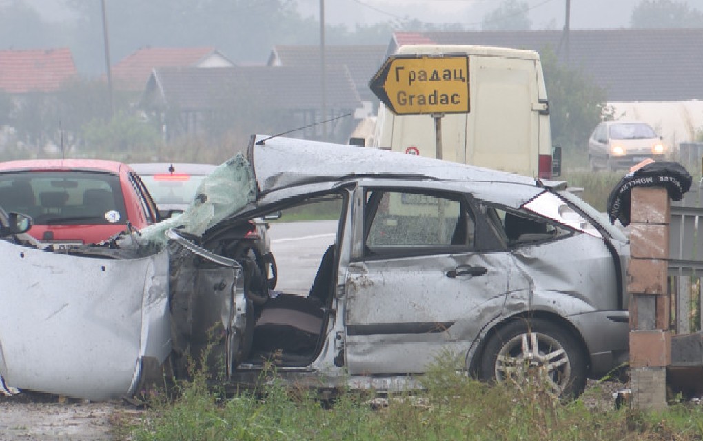 Teška nesreća kod Bijeljine, jedna osoba poginula