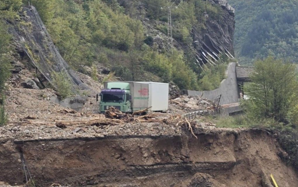 Stravični detalji iz Jablanice: Otac i sin spasili 10 ljudi iz poplava, a onda je bujica povukla i sina