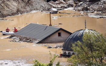 Katastrofalne poplave u BiH odnijele najmanje 18 života